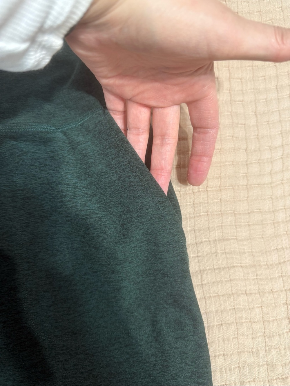 Beyond Yoga Spacedye Midi Jogger. - Picture 7 of 9